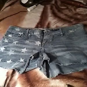 Levi's cut off star ✨ shorts cute run small